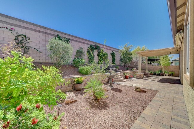 Building Photo - Luxury Single Story 3 Bedroom!