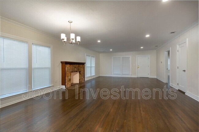 Building Photo - 912 N Stoneman Ave