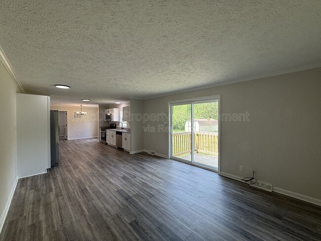 Building Photo - 10504 Benchmark Rd