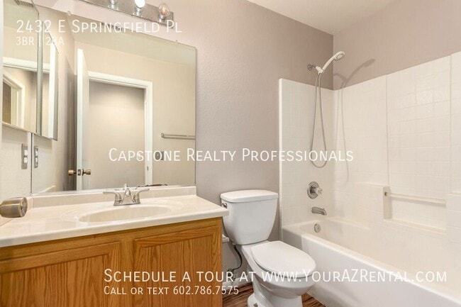 Building Photo - 2432 E Springfield Pl