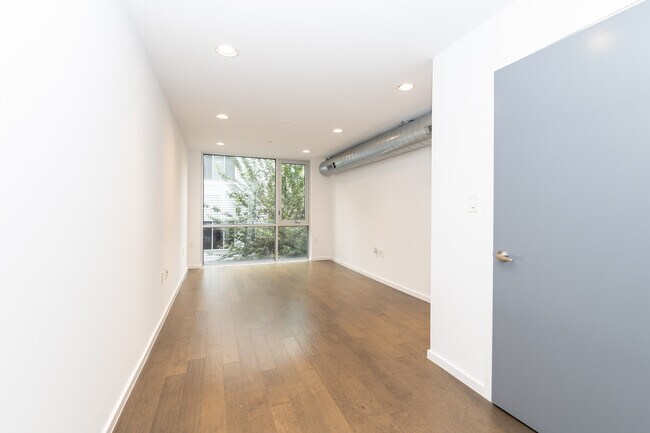 Building Photo - 1422 N 7th St