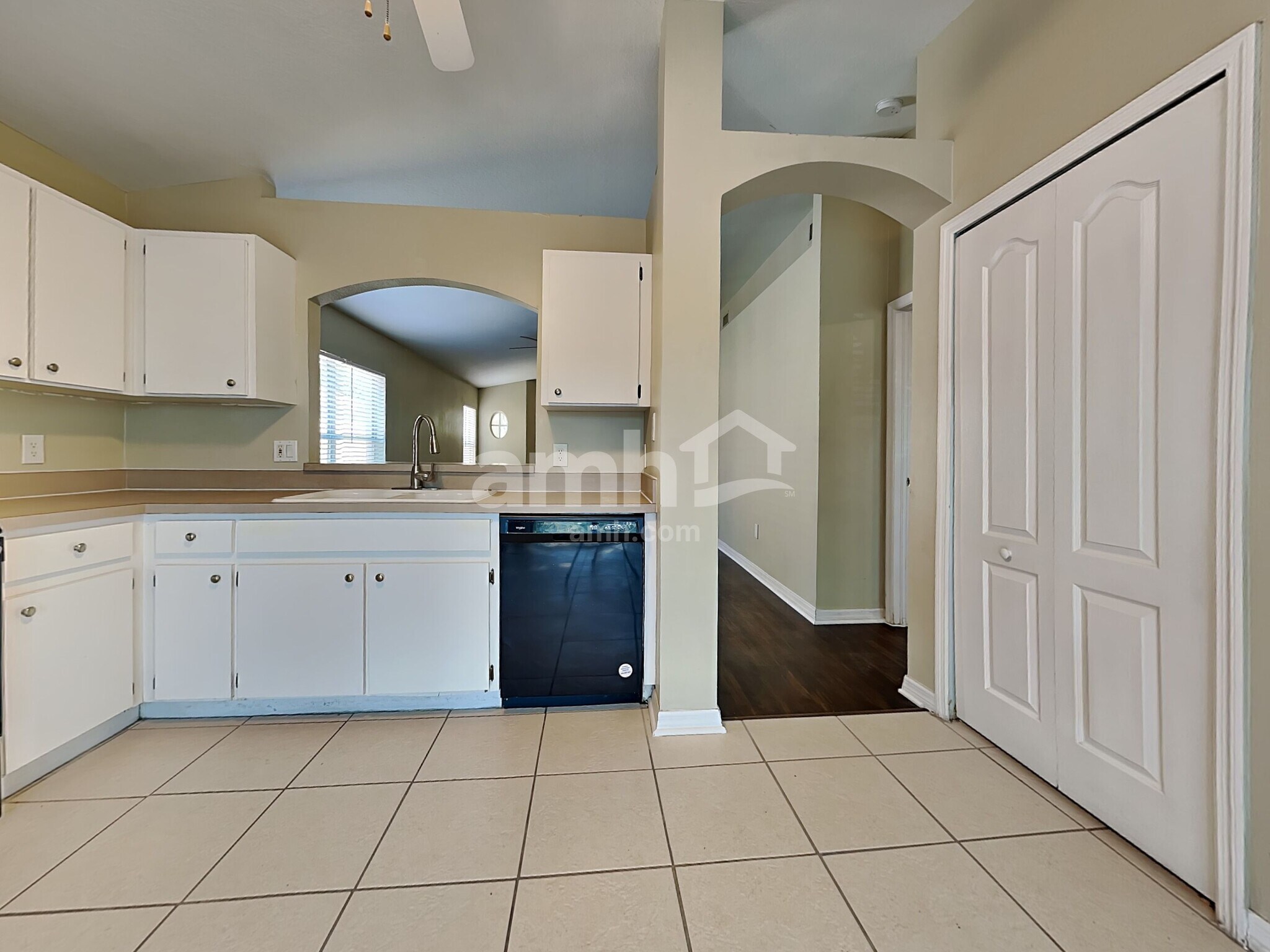 Building Photo - 10431 Blackmore Dr