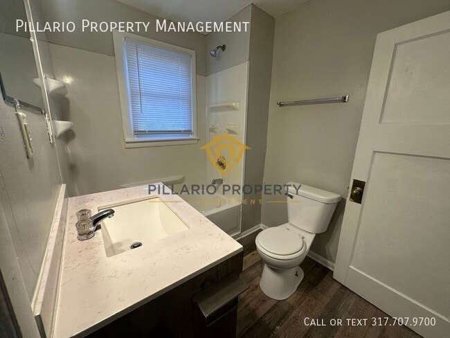 Building Photo - 28 N LaSalle-