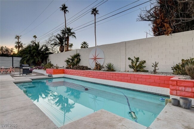 Building Photo - 1558 Aztec Way