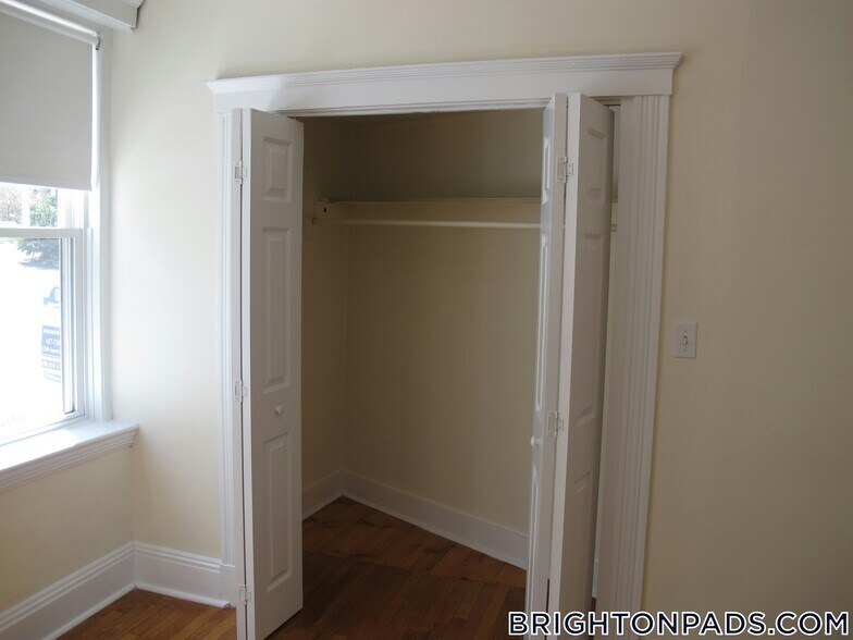 Building Photo - 115 Kilsyth Rd