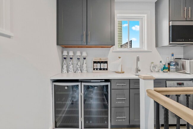 Building Photo - 424 E North Water St