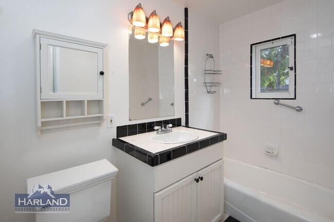 Building Photo - 409 Dunemere Dr