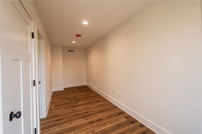 Building Photo - 635 Cane Creek Valley Rd