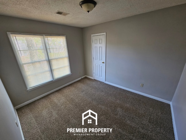 Building Photo - 6617 Rocky Park Dr