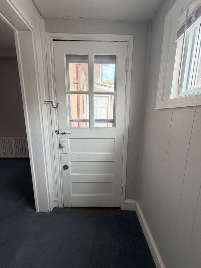 Building Photo - 21 S Wycombe Ave