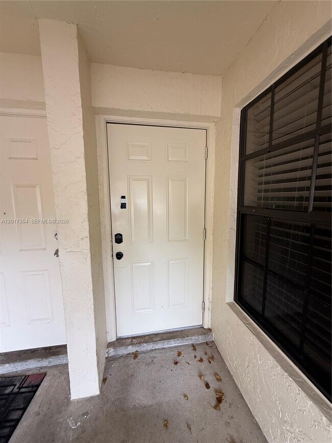 Building Photo - 301 Olivewood Pl