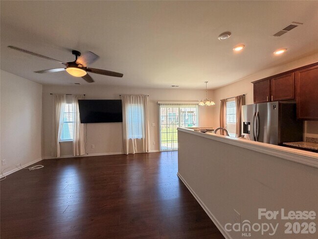 Building Photo - 9330 Grand Valley Dr