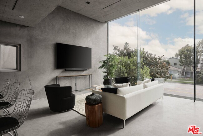 Building Photo - 533 Grand Blvd