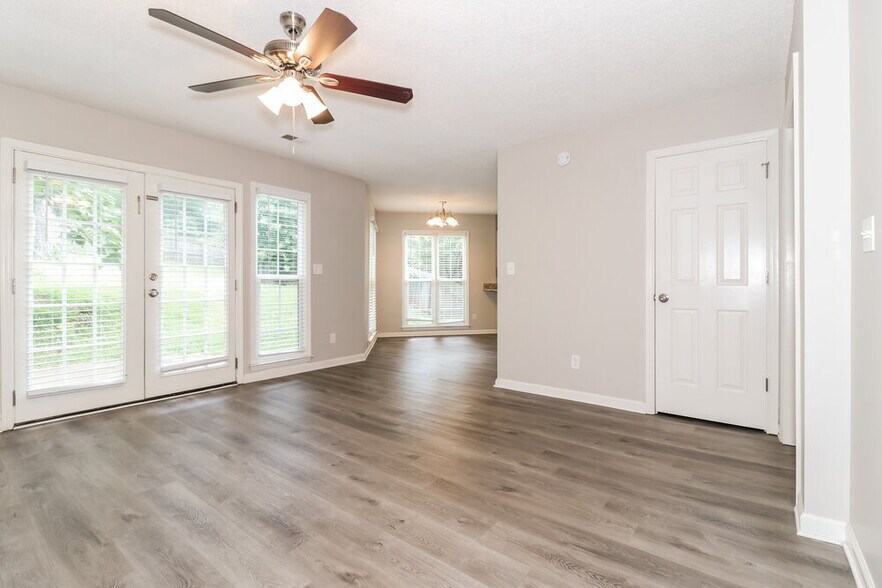 Building Photo - 739 Glenspring Dr