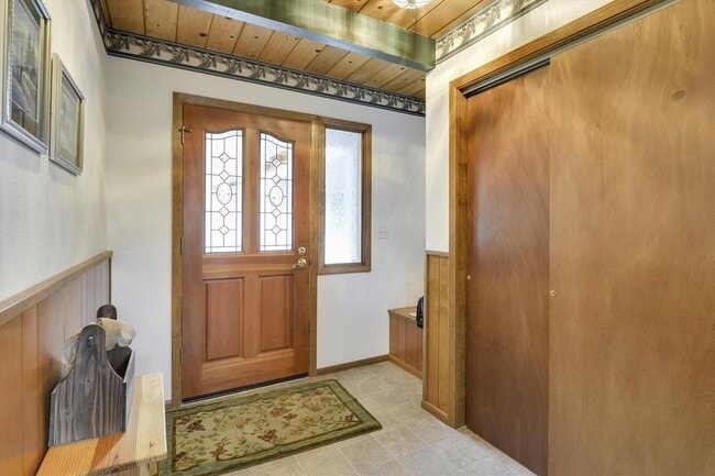 Building Photo - LEASE PENDING- Snow Flower, Tahoe City Ski...