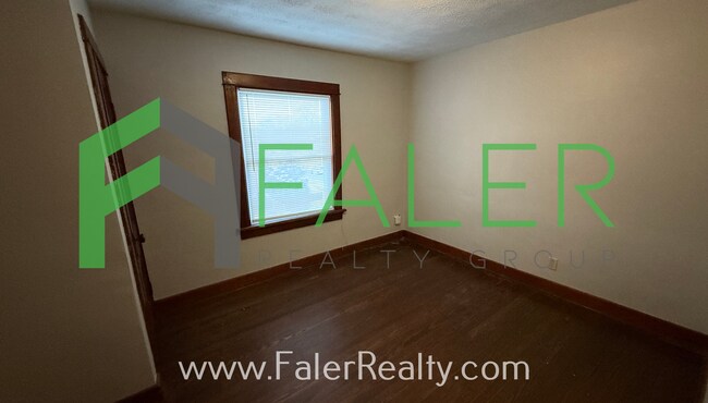 Building Photo - 1725-1727 Brookline