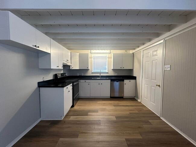 Building Photo - Coming Soon- 3 Bedroom 2 Bath in Whitehouse!