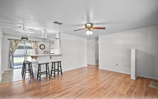 Building Photo - 3664 Longbow Rd