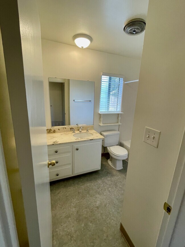 Hall bath Entrance - 5215 Sepulveda Blvd