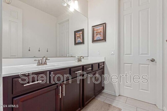 Building Photo - 20654 W Alsap Rd