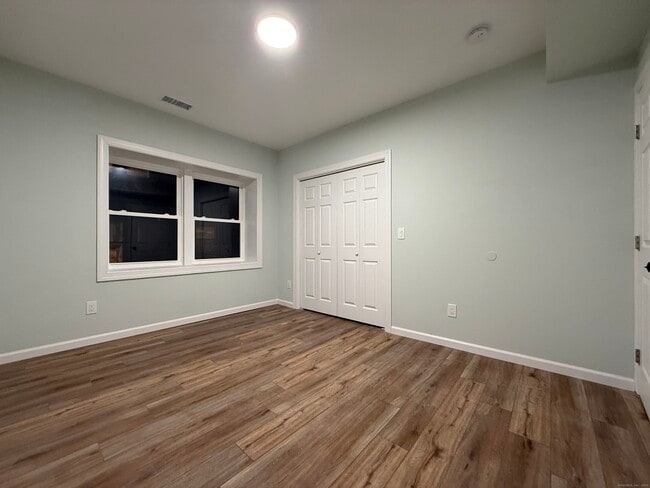 Building Photo - 213 Ely Ave