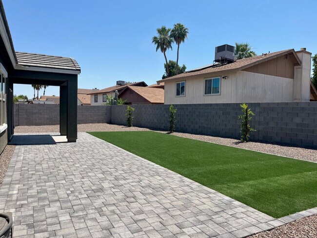 Building Photo - 4466 N 100th Dr