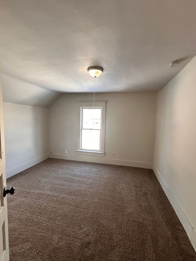 Building Photo - 1302 Sinclair St