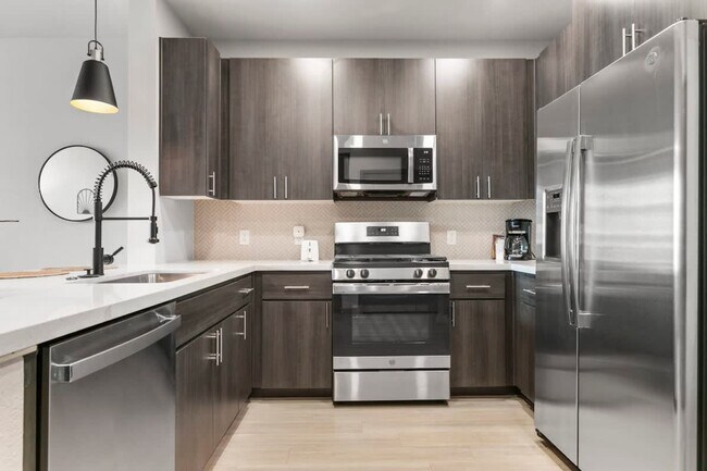 Building Photo - 400 N 2nd Ave