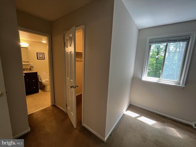 Building Photo - 129 Rue Charmille Rd