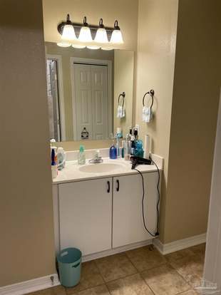 Building Photo - 319 Loveland Cir