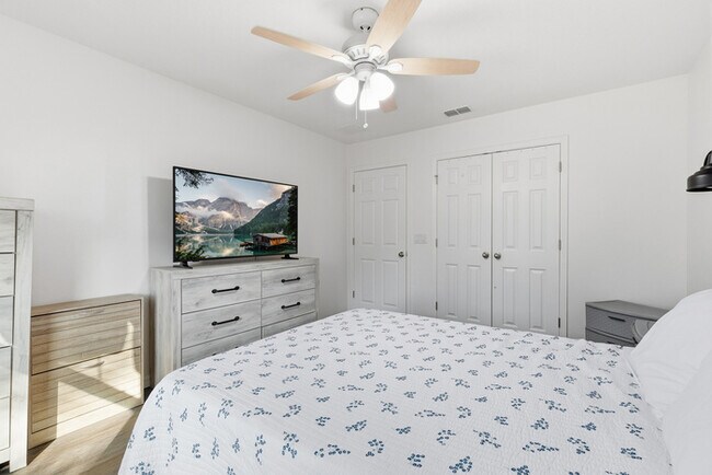 Building Photo - Waterfront Lake Nona Pool Home