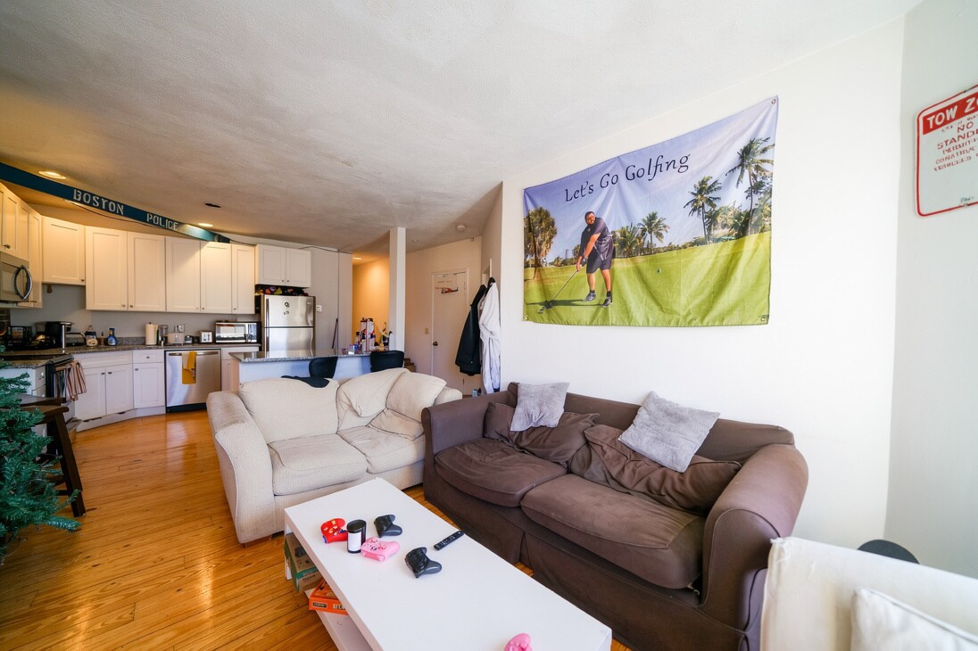 Building Photo - 616 Columbus Ave