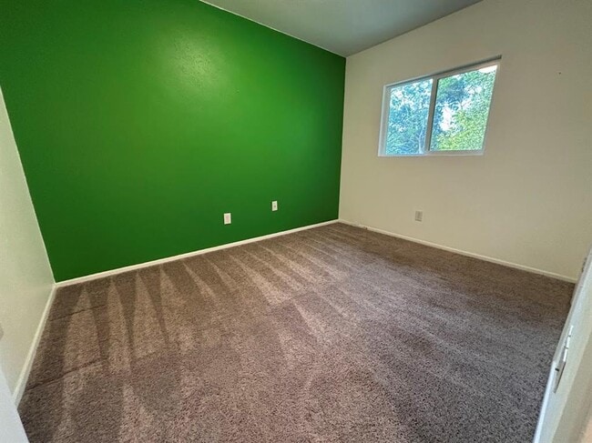 Building Photo - 1209 S Trace Dr