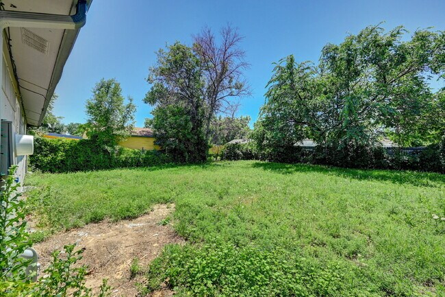 Building Photo - Welcome Home!