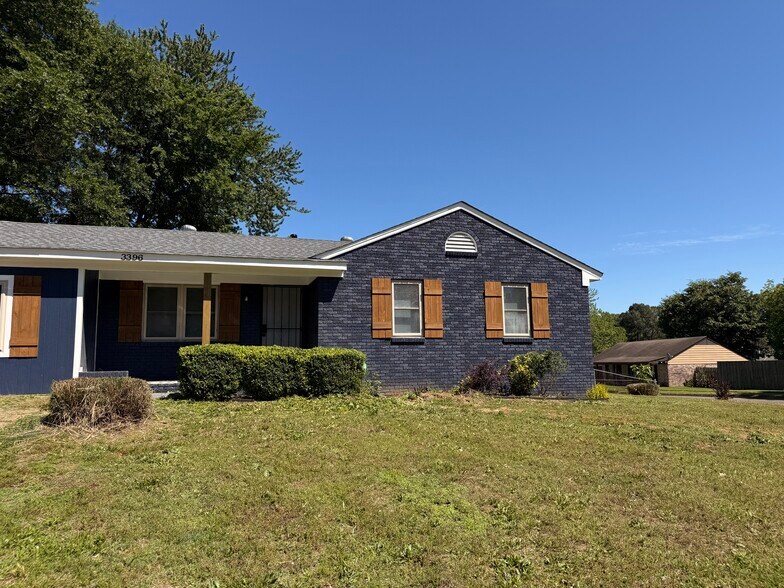 Building Photo - 3396 Ladue St