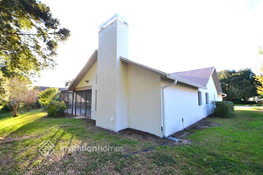 Building Photo - 3214 N Thackery Wy