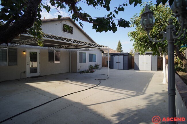 Building Photo - MOVE IN SPECIAL!!! $750 OFF FIRST MONTHS R...