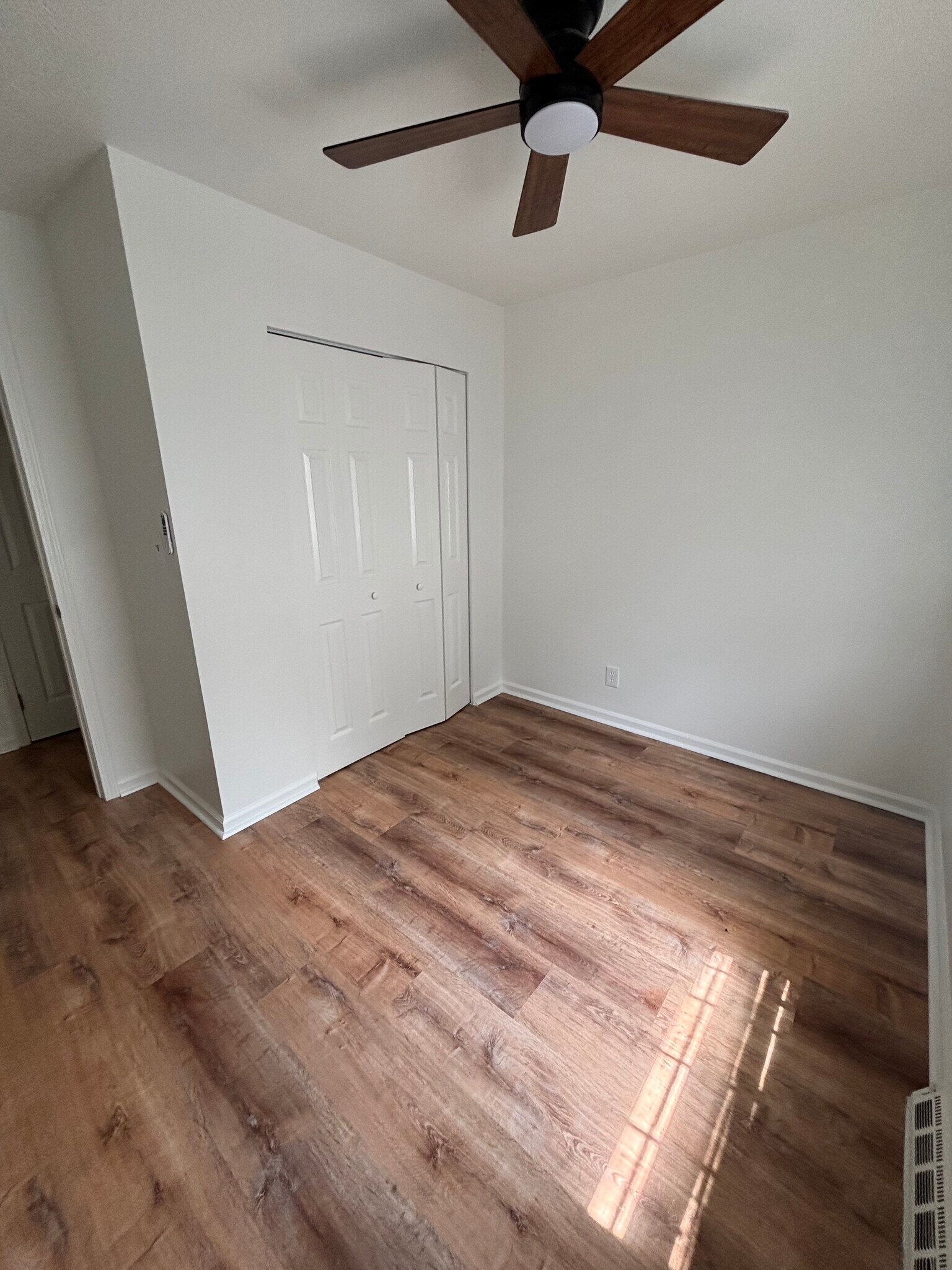 Building Photo - 16765 Valley Forge Ln
