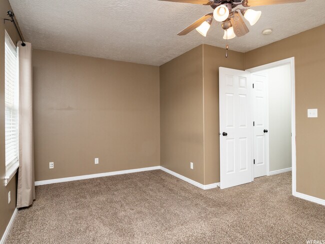 Building Photo - 313 E 900 S