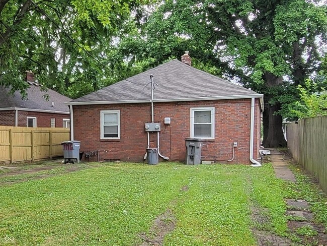Building Photo - 1116 N Dearborn St