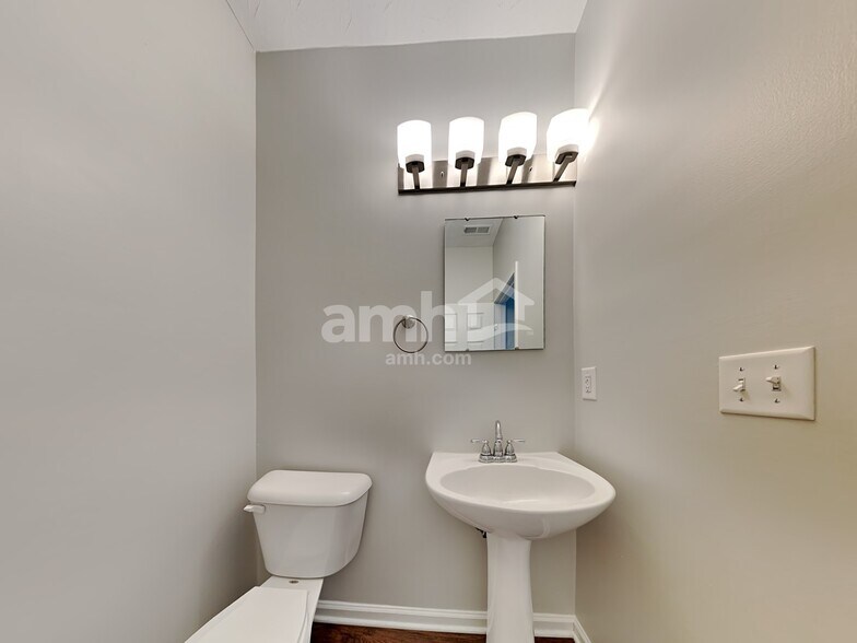 Building Photo - 5212 Man O War Dr