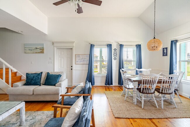 Building Photo - 814 Helen Blvd