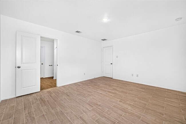 Building Photo - 27022 Breakaway Ln
