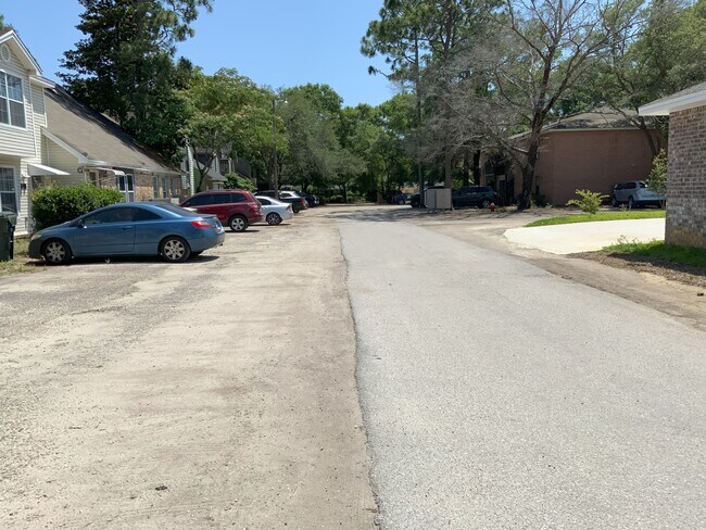 Building Photo - 943 Ashley Ln