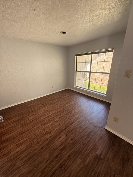 Building Photo - 2535 Wedglea Dr