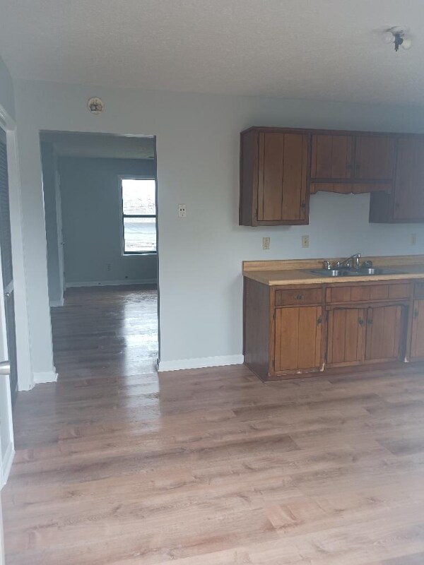 Building Photo - 378 River St