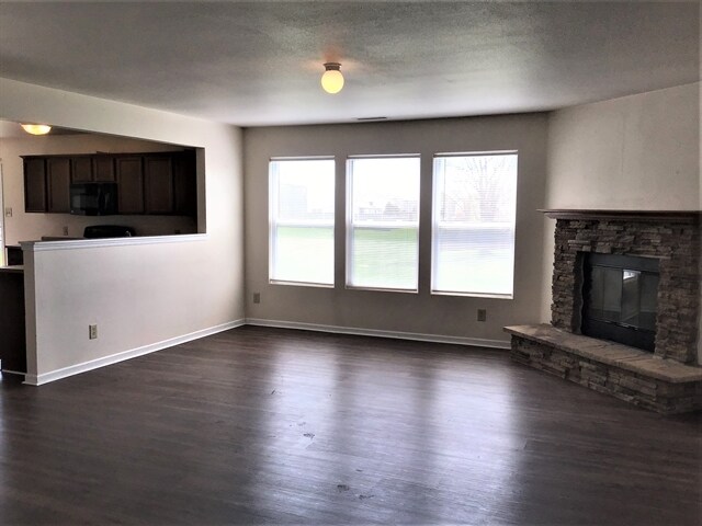 Building Photo - 467 Sedgewick Dr