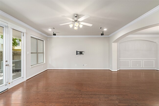 Building Photo - 5337 Nolda St