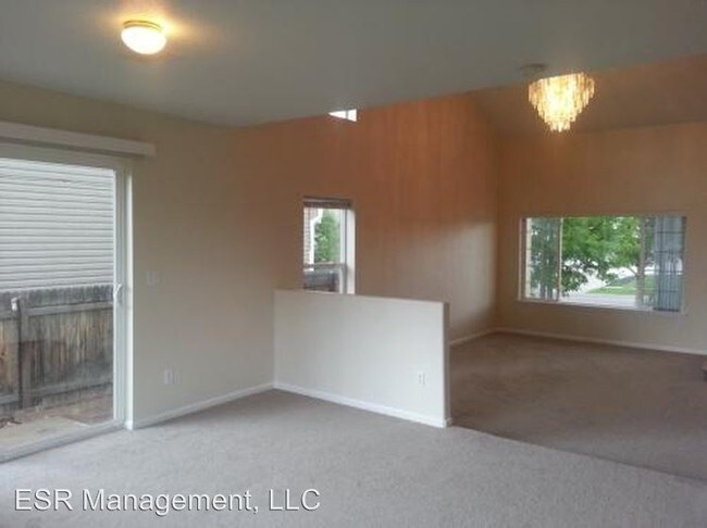 Building Photo - 4811 Fundy St