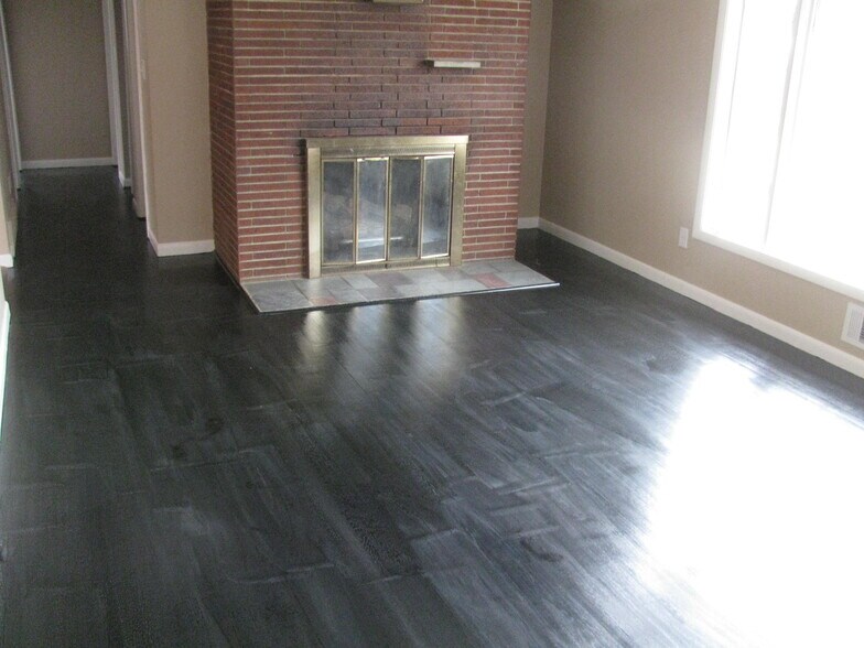 Building Photo - 5241 Wakefield Dr